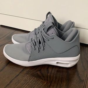 Jordan First Class Grey kids size 6, women’s 7.5